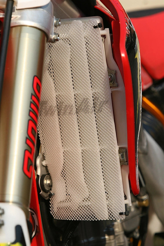 TWIN AIR - PROTEZIONE IN RETE PER RADIATORE - 