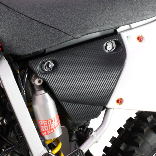 D50-02-001 ADESIVO CRISTAL CARBONIO 45x30 2pz.