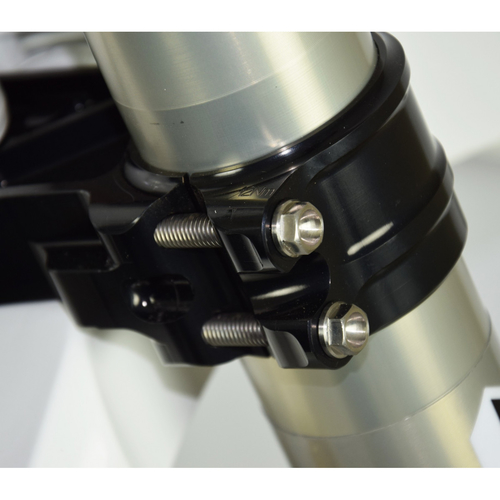 STIM8X50-04 BOTTOM TRIPLE CLAMP